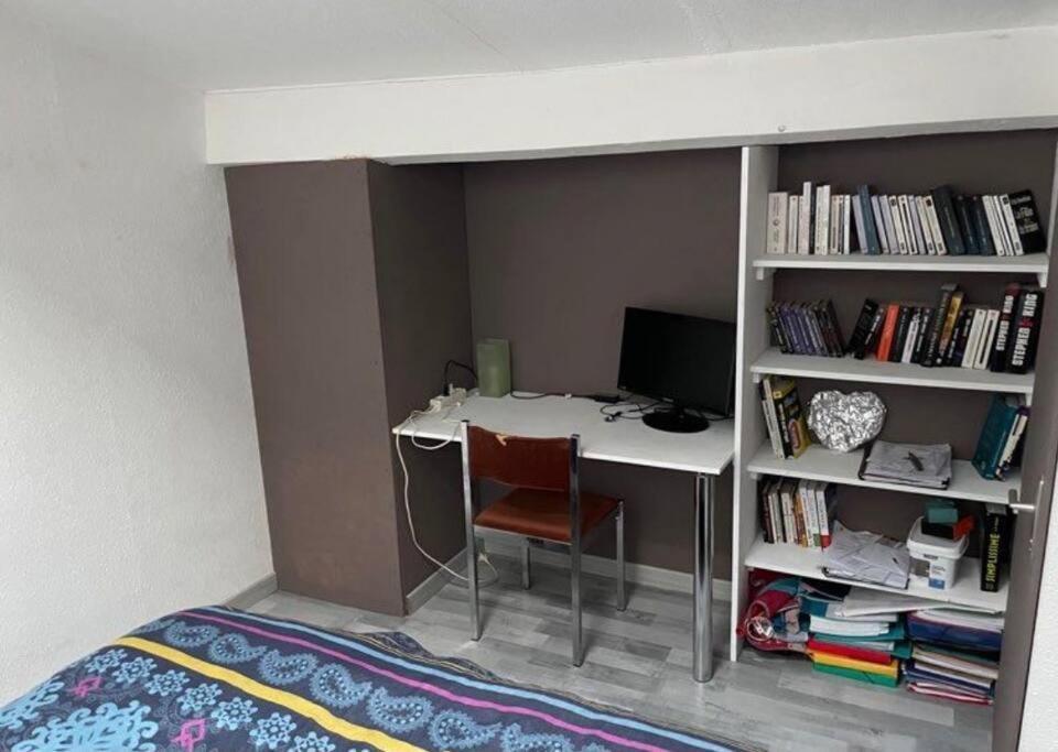 איסטרס Joli Duplex En Centre Ville De 40M2 Climatise מראה חיצוני תמונה
